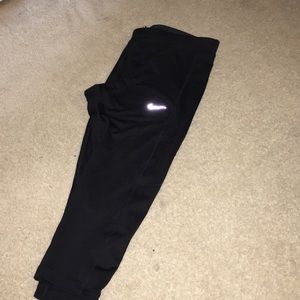 Nike cropped leggings with zipper on waist band